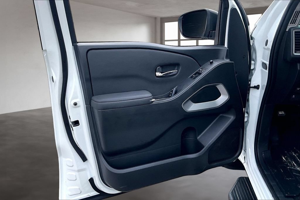 Used 2024 Nissan Frontier SV RWD image 20