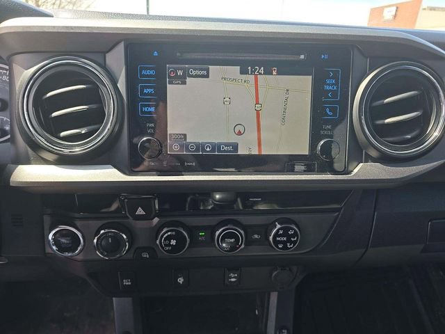 Used 2016 Toyota Tacoma TRD Sport image 9