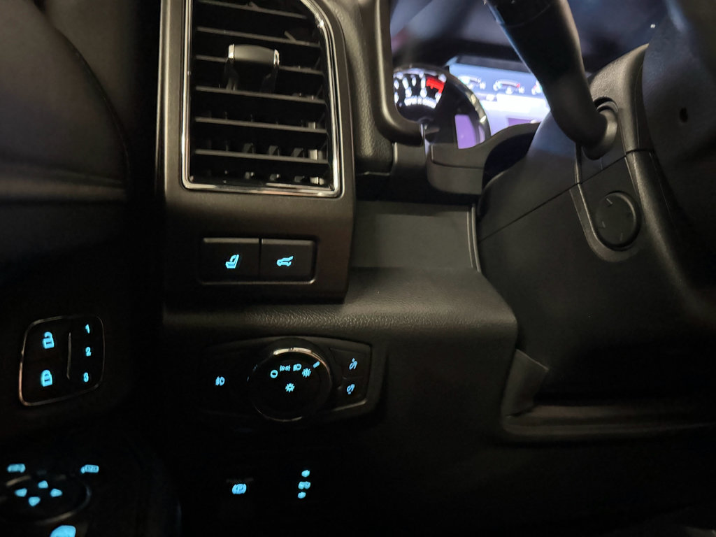 Used 2021 Ford Expedition Limited image 16