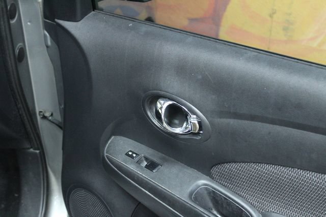 Used 2014 Nissan Versa SV FWD image 11