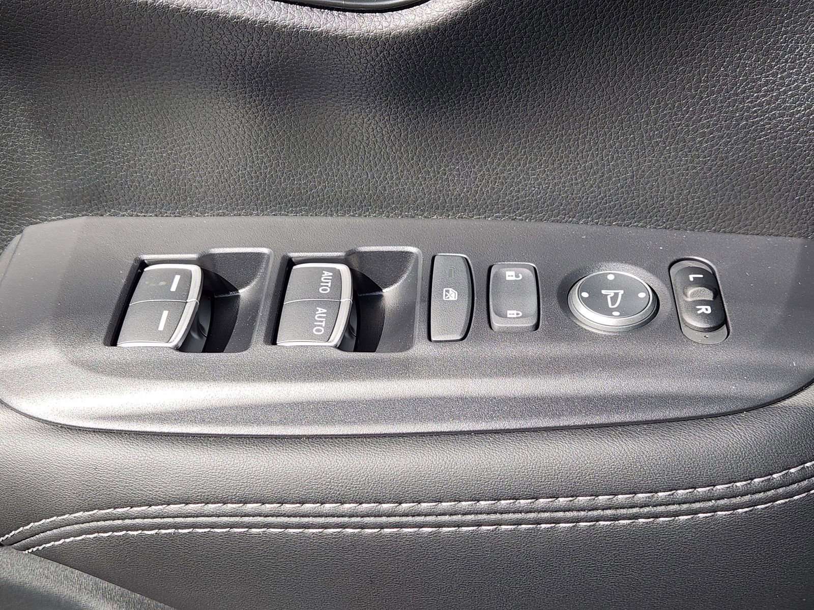 New 2026 Honda HR-V EX-L image 27