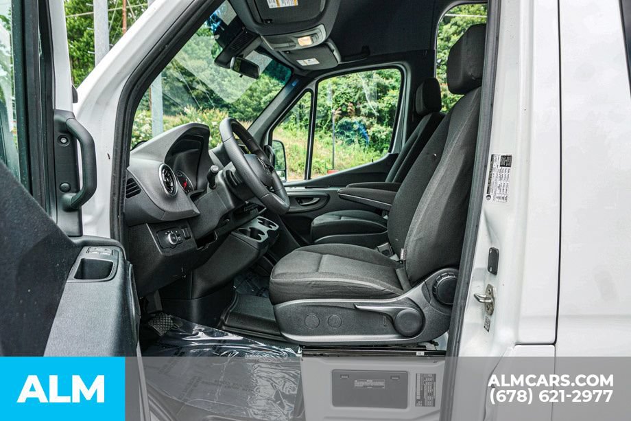 Used 2025 Mercedes-Benz Sprinter 2500 image 20