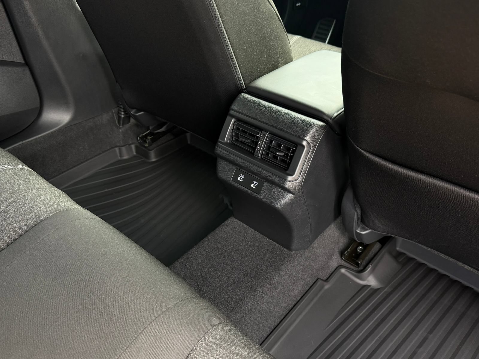 Used 2025 Honda Accord Sport image 27