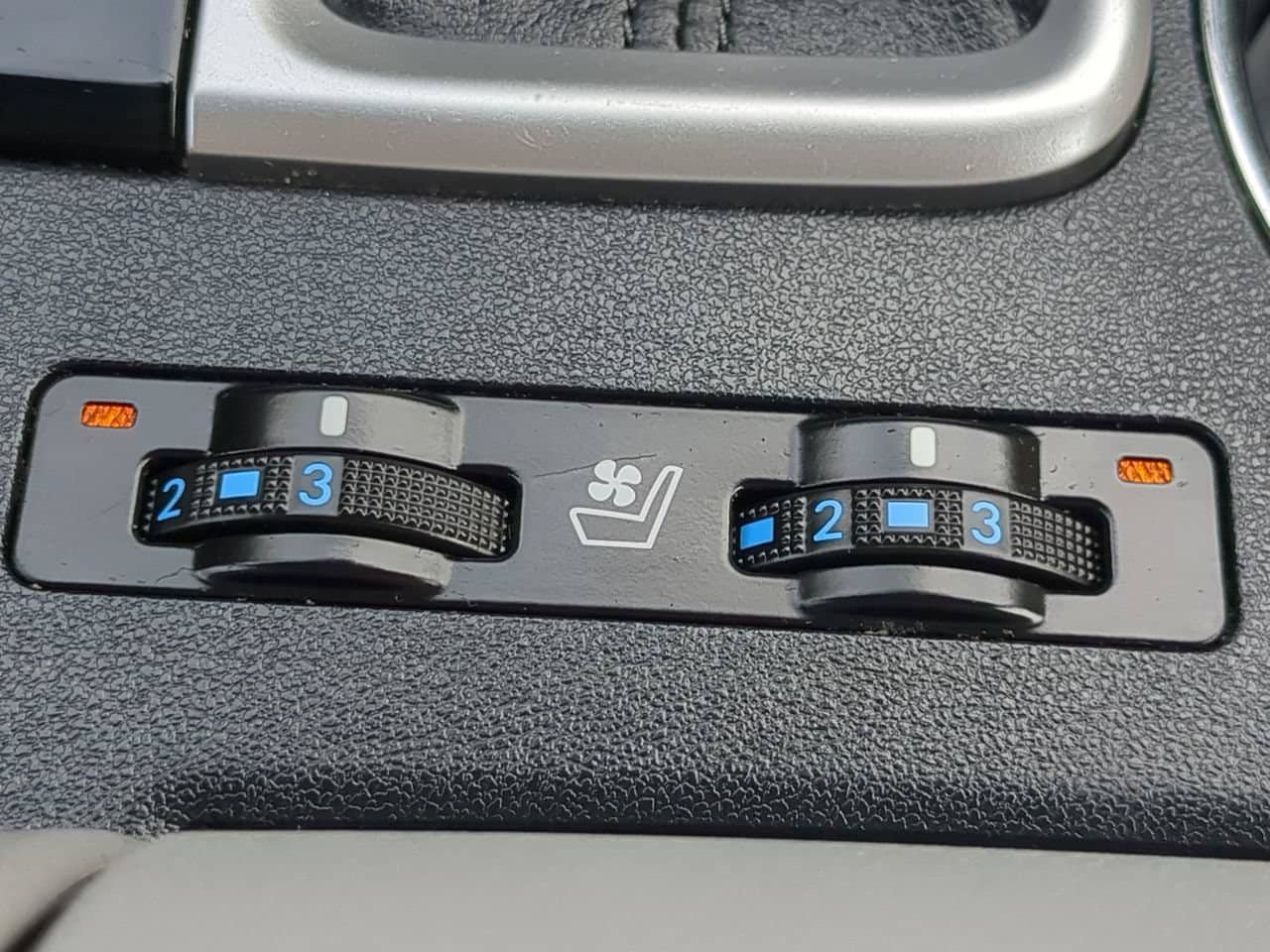 Used 2018 Toyota Highlander Limited Platinum AWD/4WD image 23