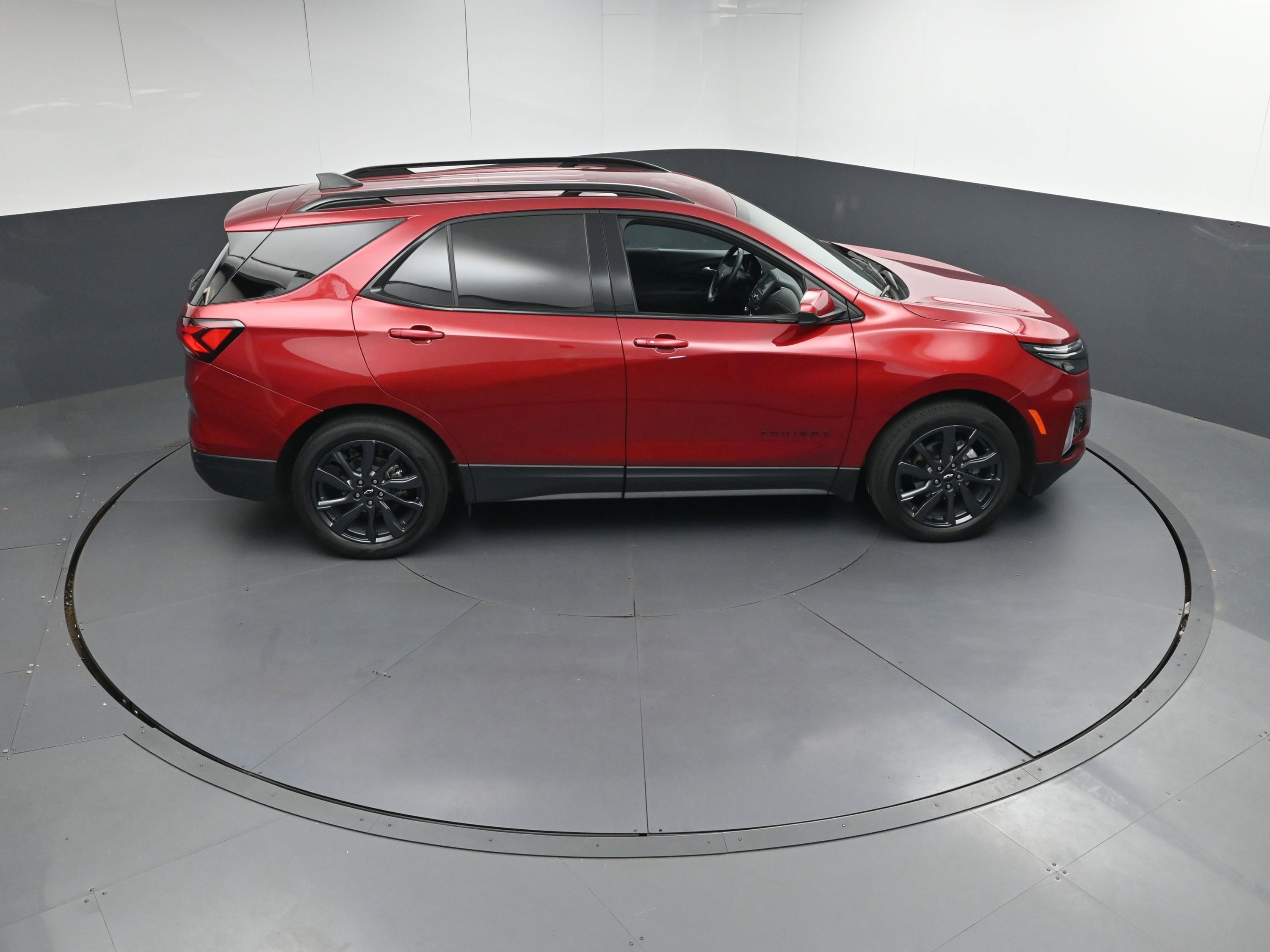 Used 2023 Chevrolet Equinox RS image 37