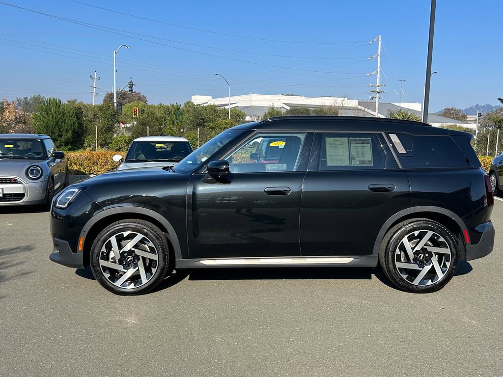 Used 2025 MINI Cooper Countryman S w/ Comfort Package Max image 2