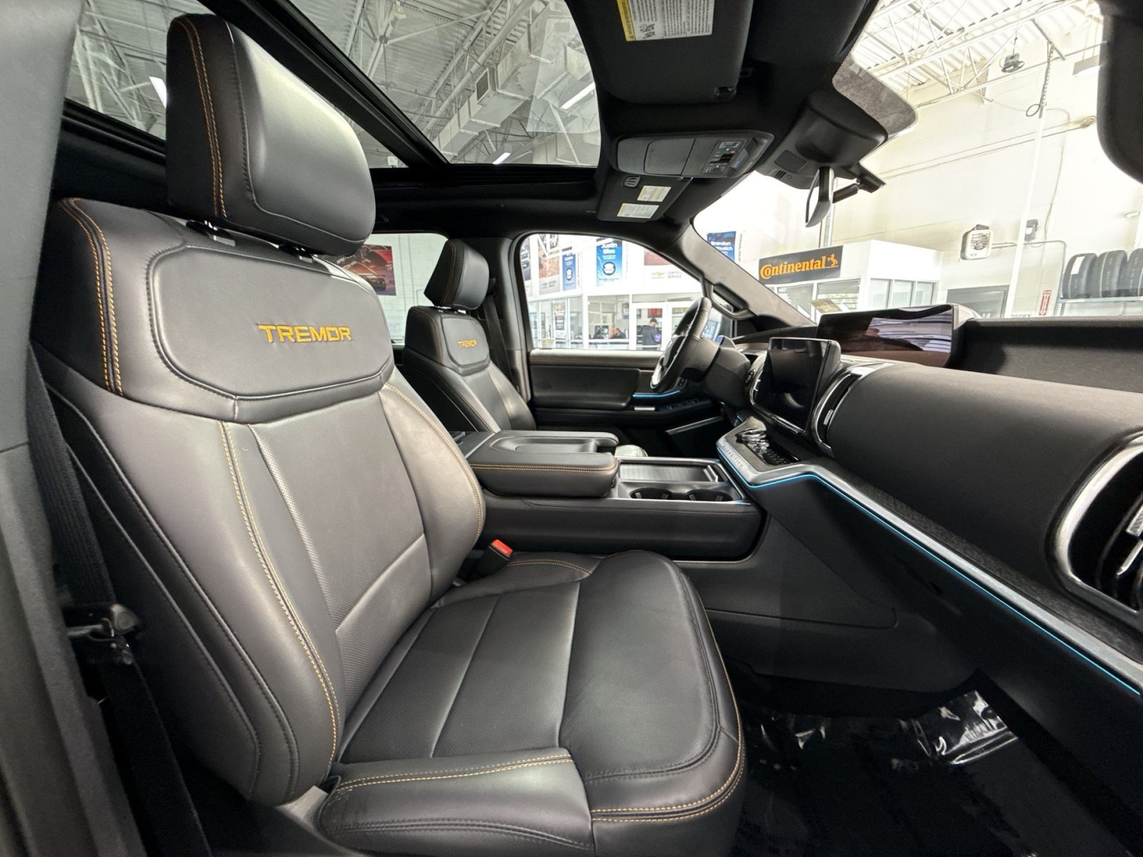 Used 2025 Ford Expedition Tremor AWD/4WD image 29