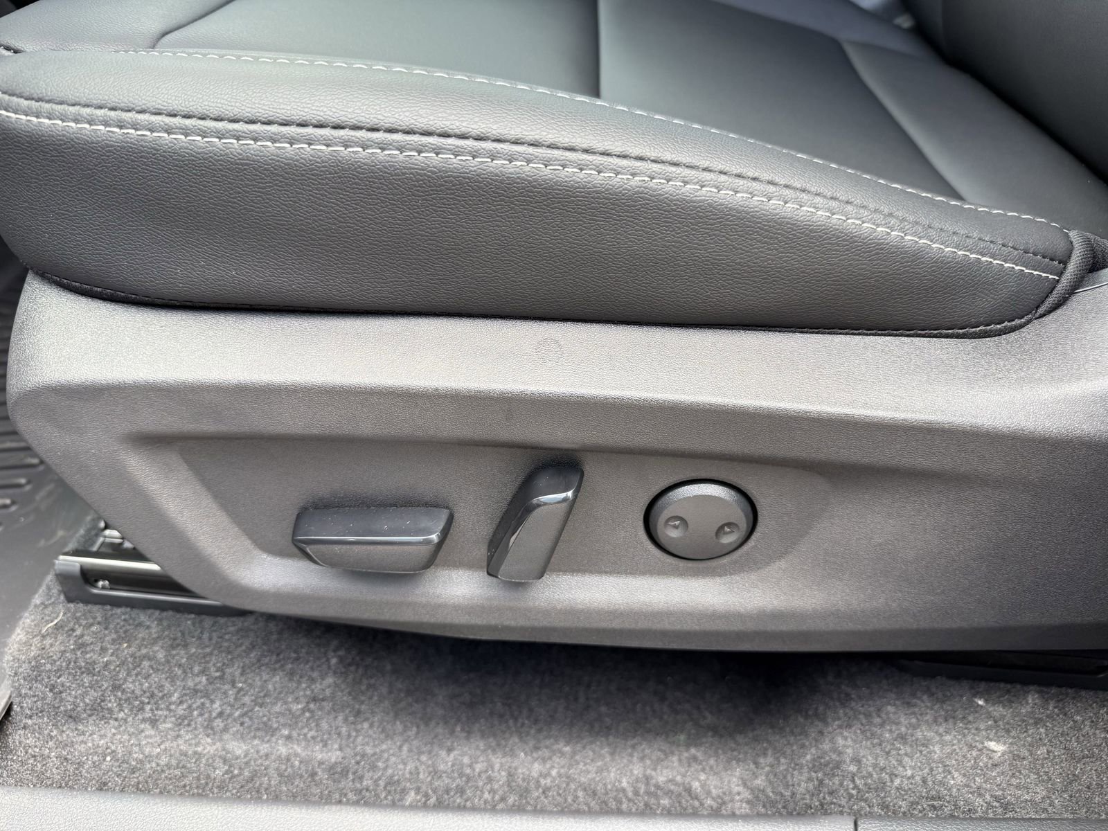 New 2025 Nissan Murano SV AWD/4WD image 22