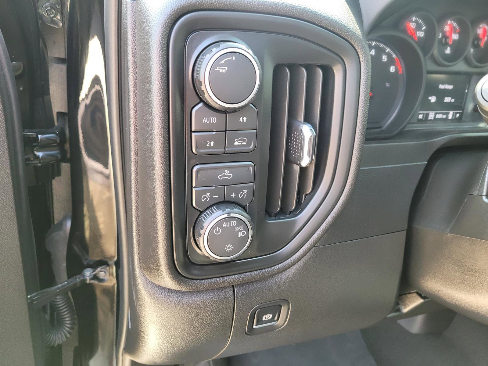 Used 2026 Chevrolet Silverado 1500 Custom AWD/4WD image 22