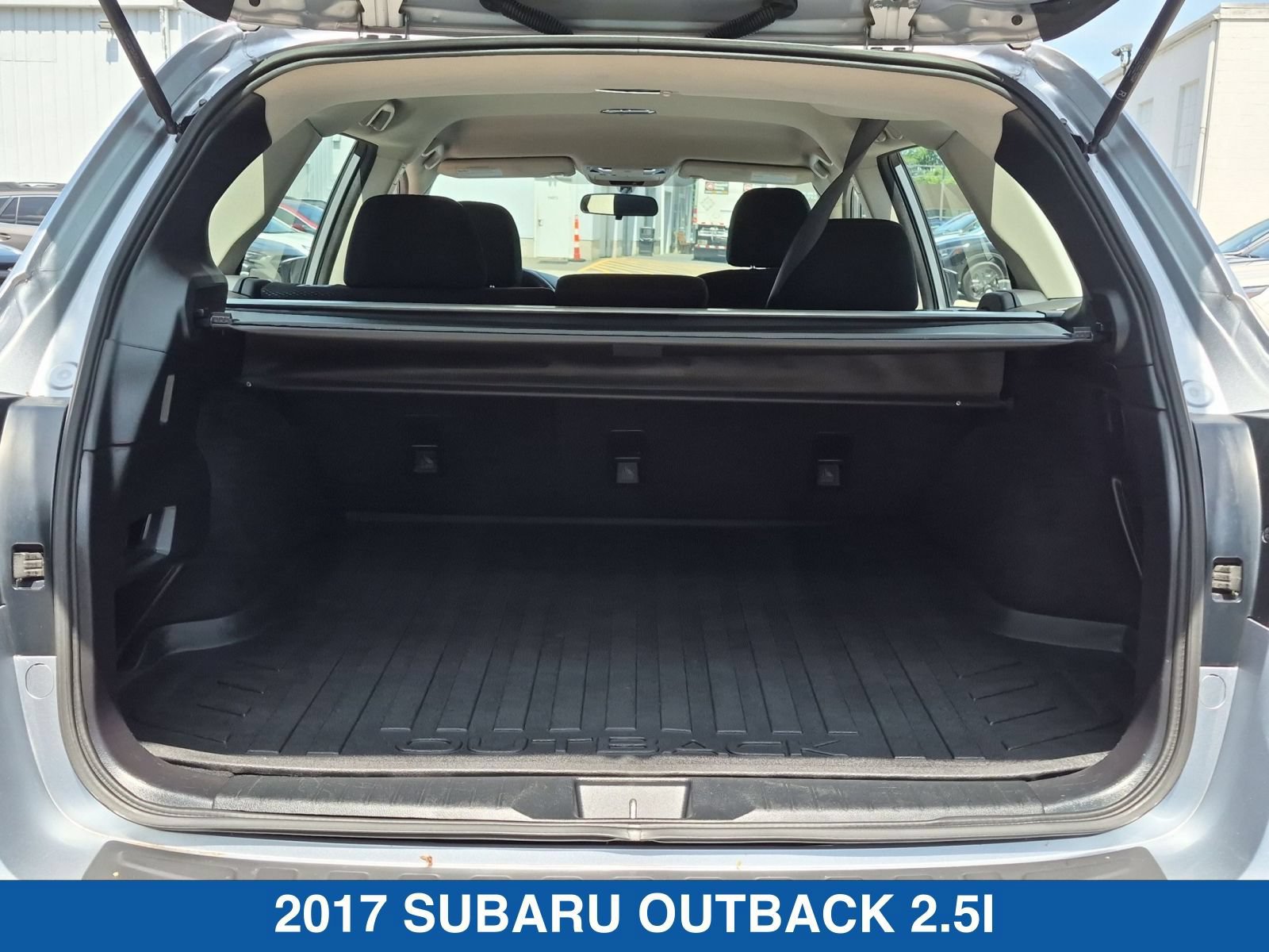 Used 2017 Subaru Outback 2.5i AWD/4WD image 5