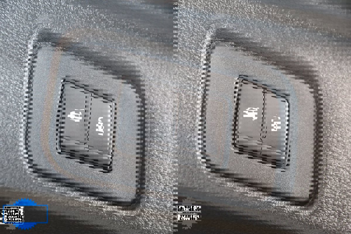 Used 2024 Nissan Pathfinder Platinum w/ Cargo Package image 52