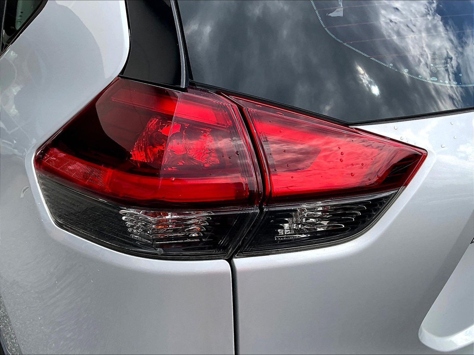 Used 2019 Nissan Rogue S FWD image 25