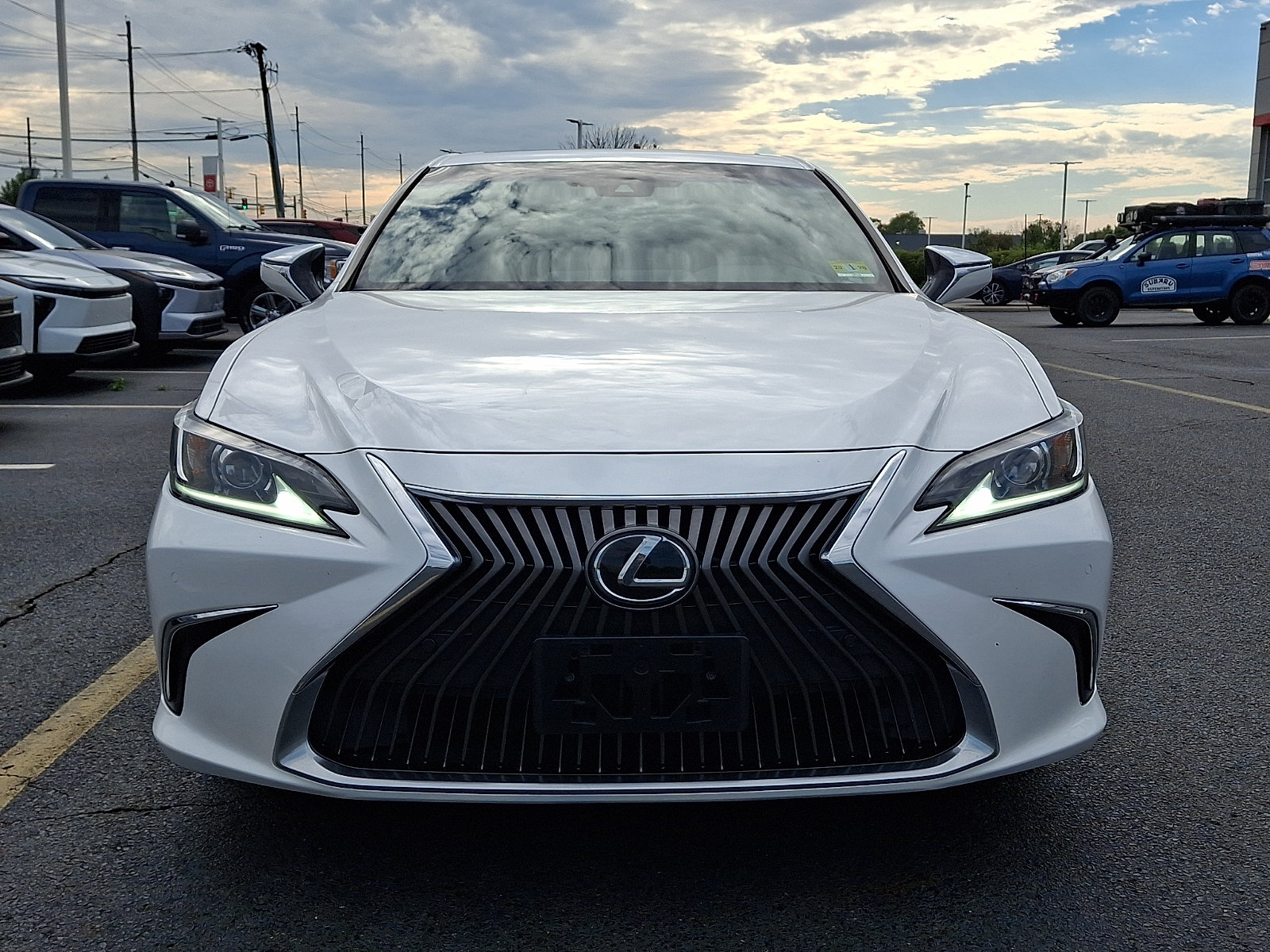 Used 2021 Lexus ES 250 w/ Premium Package AWD/4WD image 2