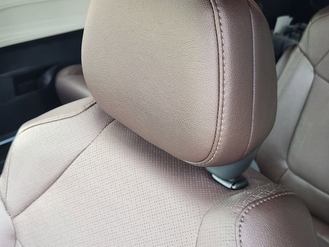 Used 2023 Toyota Sienna Platinum AWD/4WD image 16