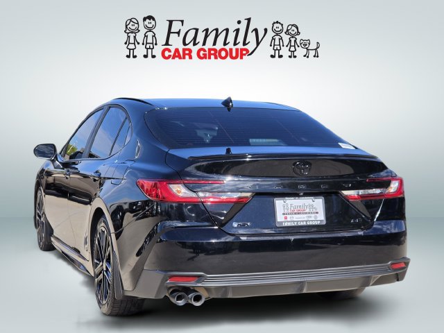 Used 2025 Toyota Camry SE w/ Convenience Package FWD image 3