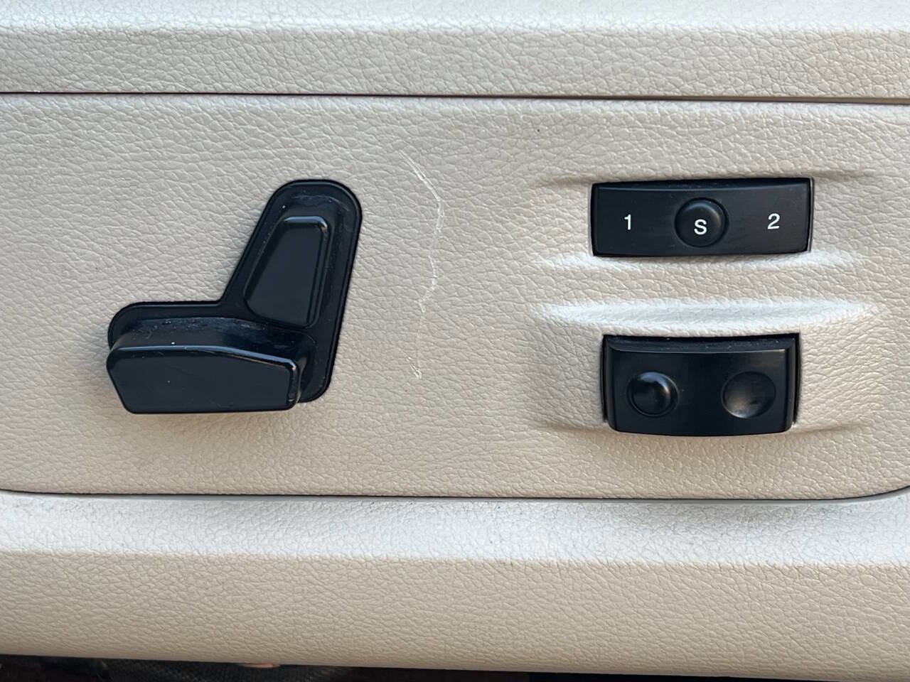 Used 2015 RAM 3500 Laramie image 22