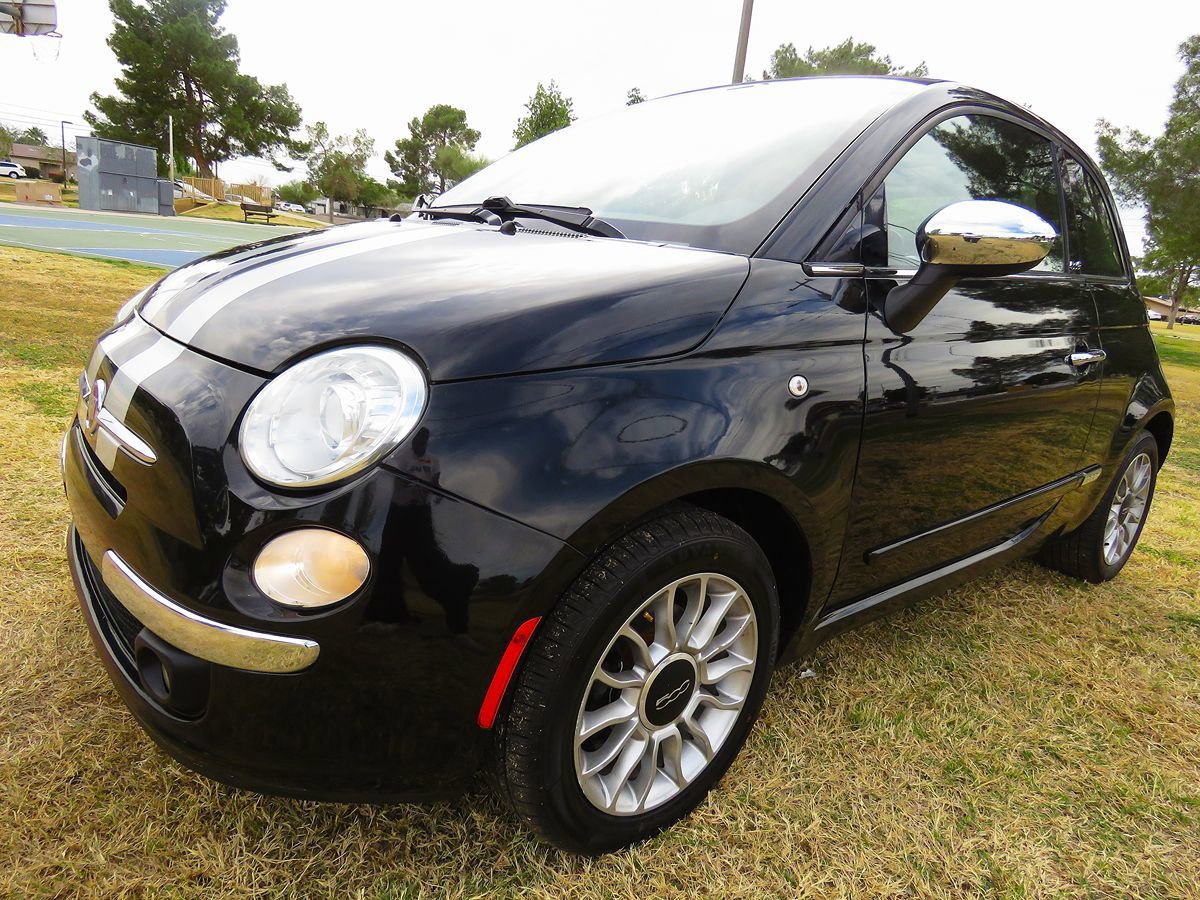 Used 2013 FIAT 500 Lounge FWD image 2