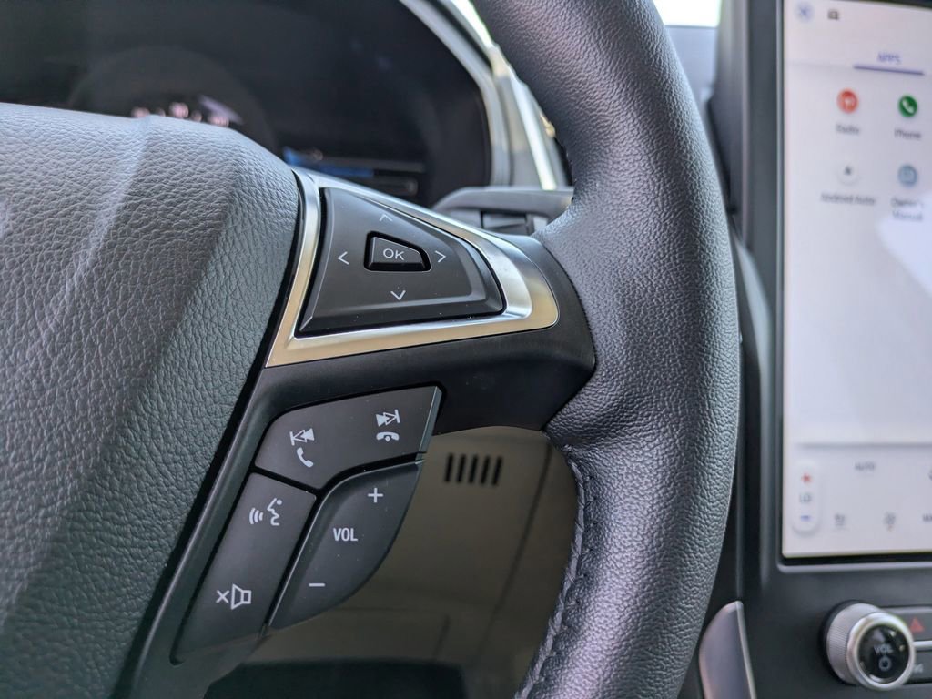 Used 2024 Ford Edge Titanium image 29