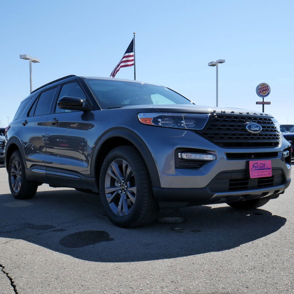 Used 2023 Ford Explorer XLT w/ Equipment Group 202A image 13
