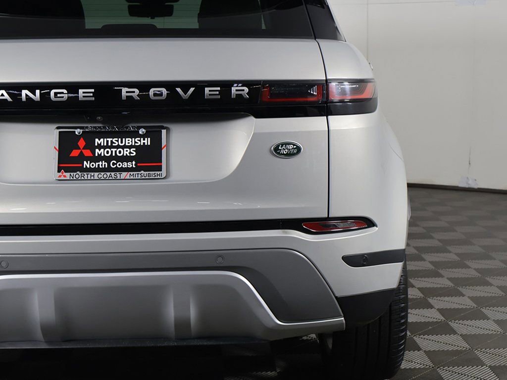Used 2022 Land Rover Range Rover Evoque SE image 17