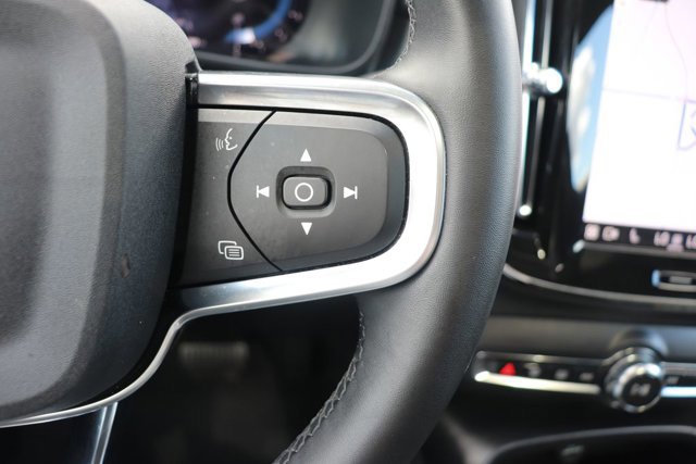 Used 2024 Volvo XC40 B5 Core image 19