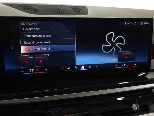 Used 2024 BMW X7 xDrive40i w/ M Sport Package image 29