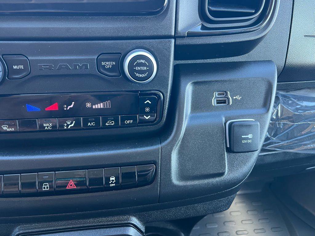Used 2024 RAM ProMaster 2500 image 28