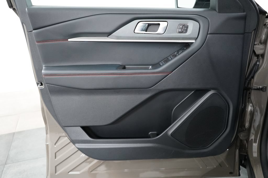 New 2026 Ford Explorer ST-Line w/ ST-Line Street Pack AWD/4WD image 29