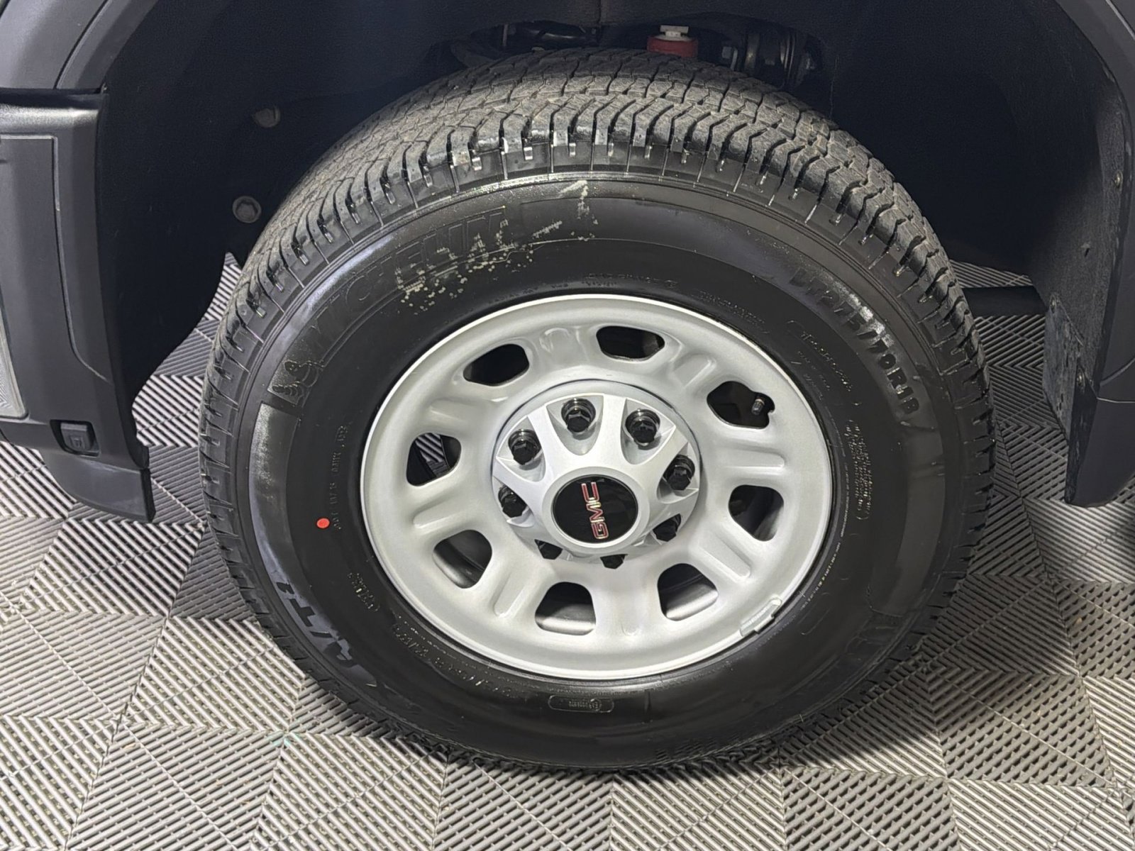 Used 2025 GMC Sierra 3500 SLT w/ SLT Convenience Package image 12