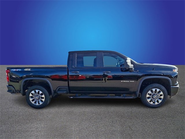 Used 2025 Chevrolet Silverado 2500 Custom image 4