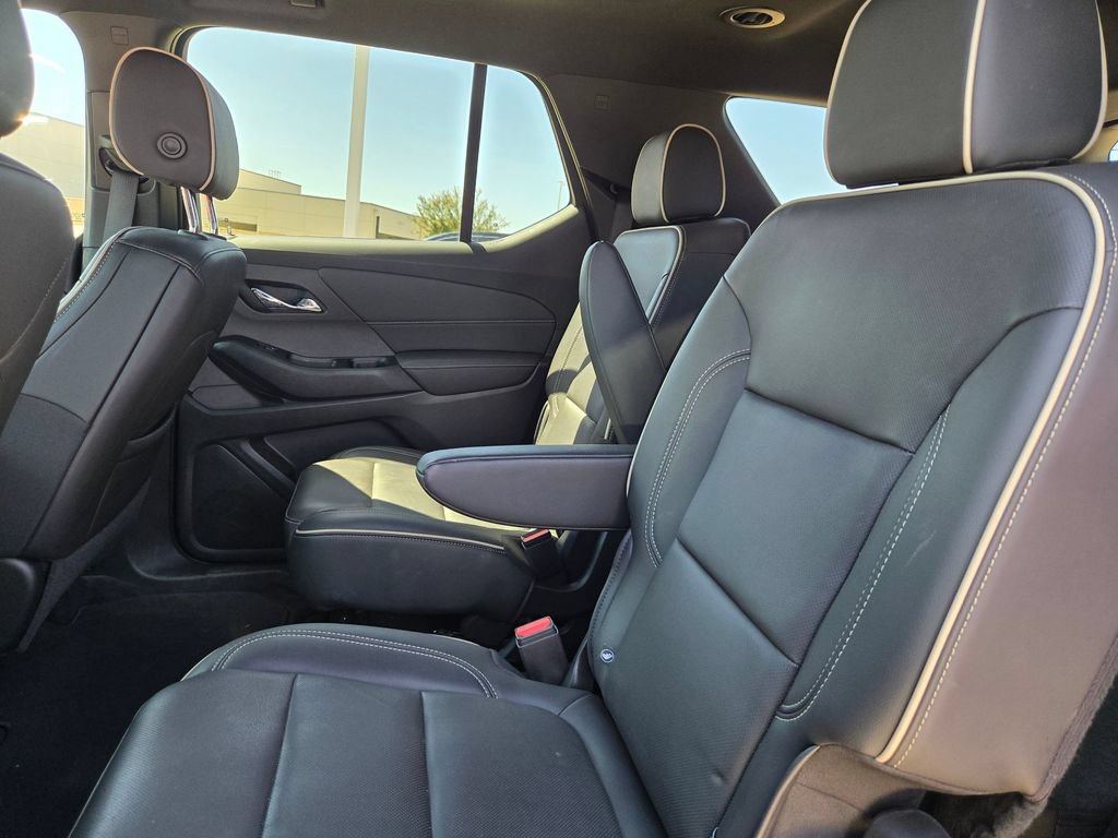 Used 2023 Chevrolet Traverse Premier w/ Redline Edition FWD image 14