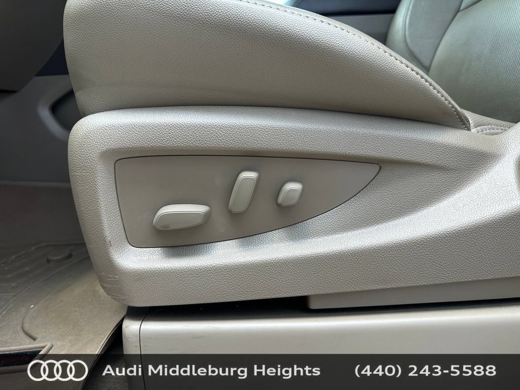 Used 2015 Chevrolet Tahoe LTZ AWD/4WD image 12