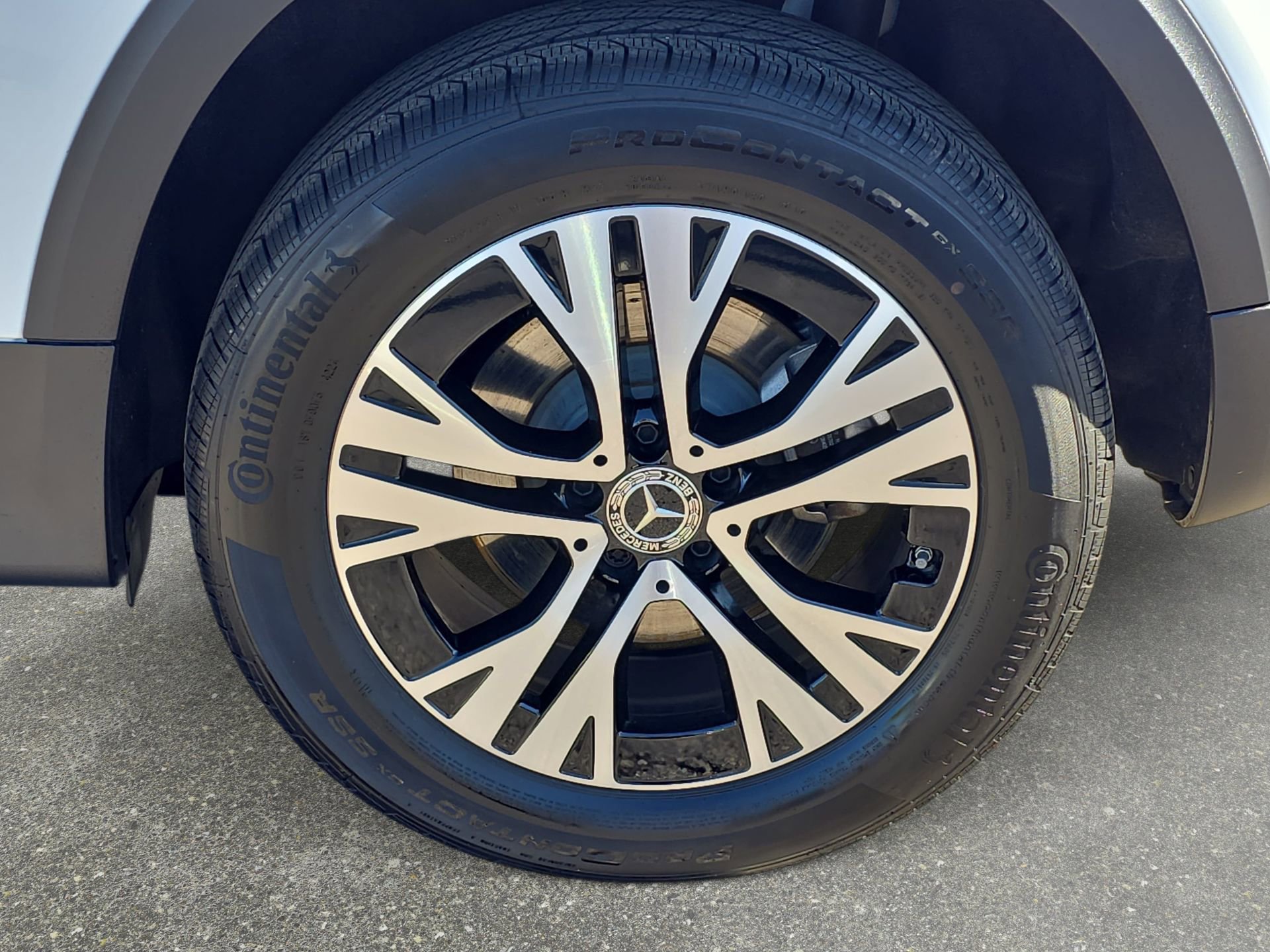 Certified 2025 Mercedes-Benz GLB 250 image 31