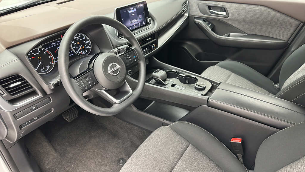 Used 2023 Nissan Rogue SV AWD/4WD image 12