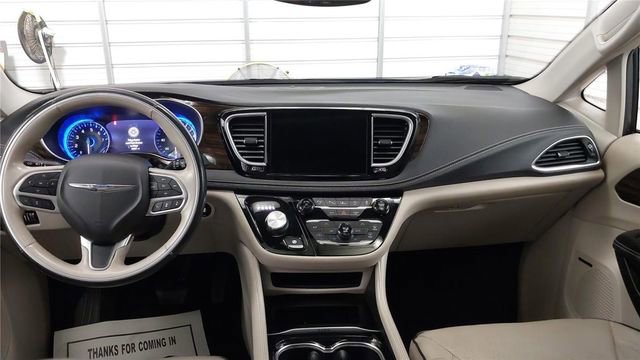 Used 2021 Chrysler Pacifica Limited w/ Premium & Safety Sphere Group image 10