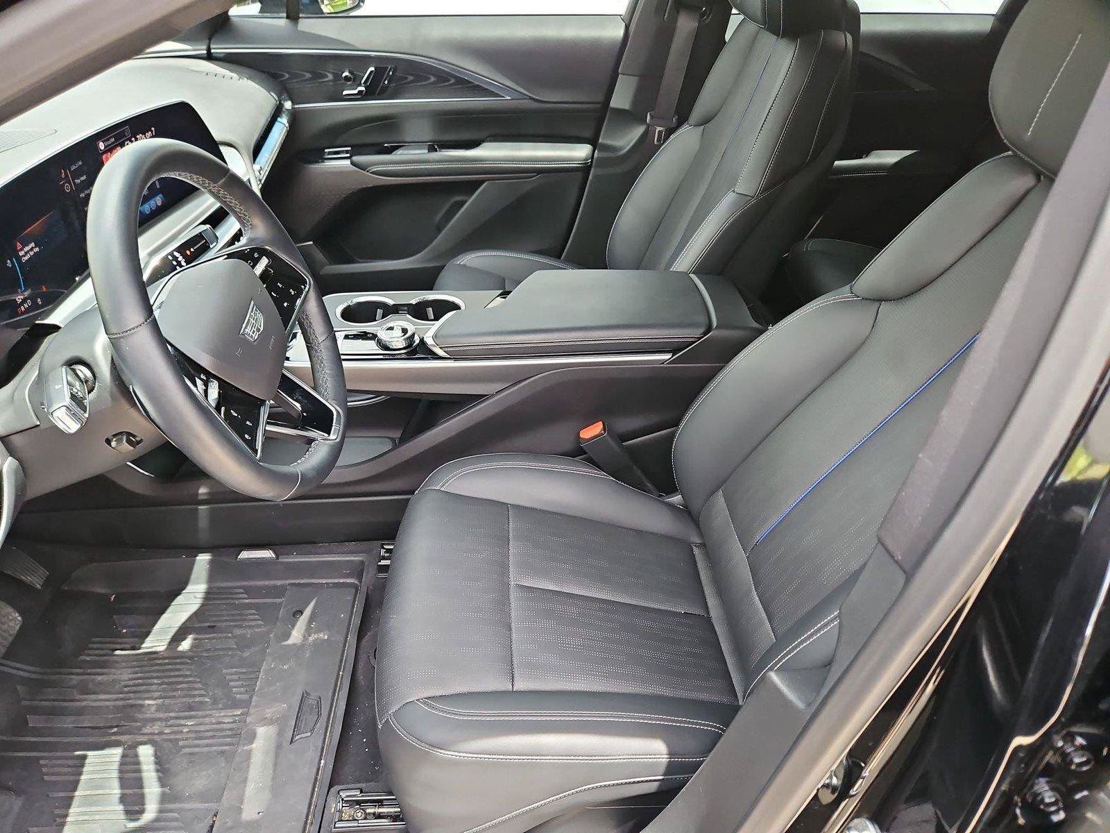 Certified 2024 Cadillac Lyriq Luxury RWD image 11