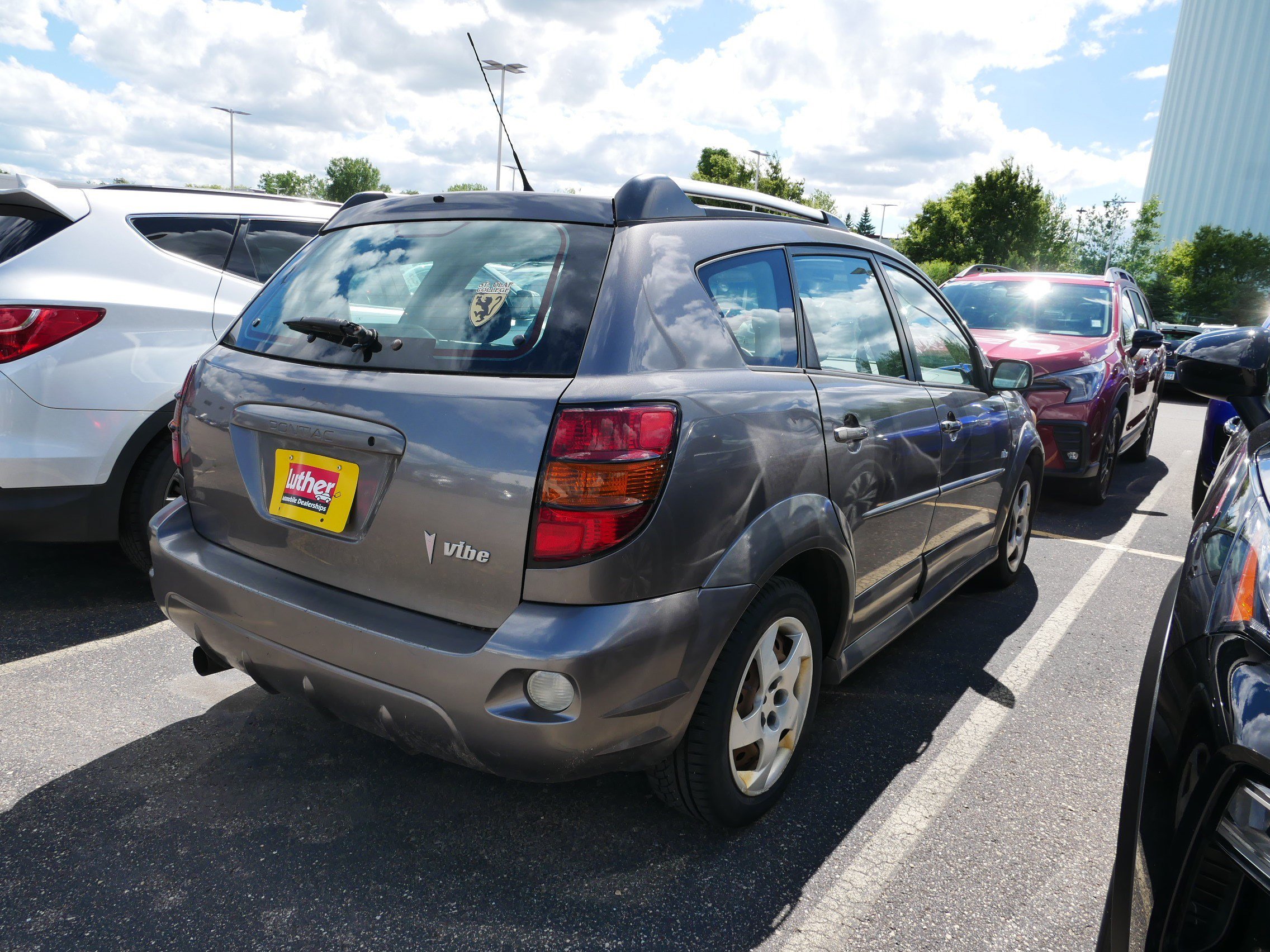 Used 2007 Pontiac Vibe w/ Sun And Sound Package FWD image 5