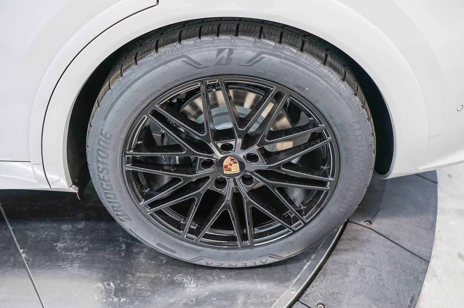 New 2026 Porsche Cayenne AWD/4WD image 13