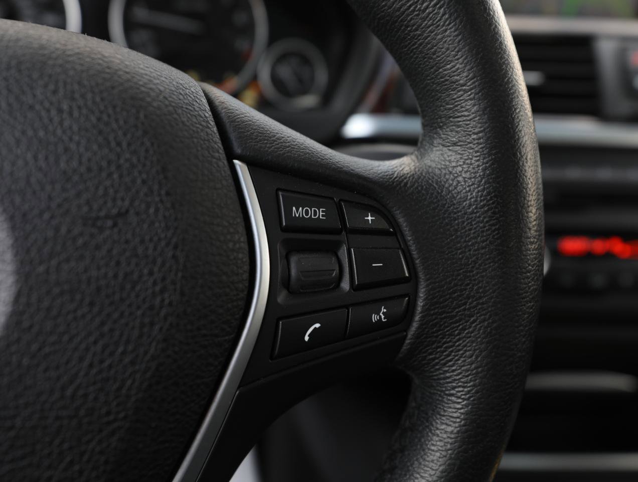 Used 2014 BMW 328i xDrive Sedan AWD/4WD image 25