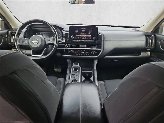Used 2024 Nissan Pathfinder SV AWD/4WD image 16