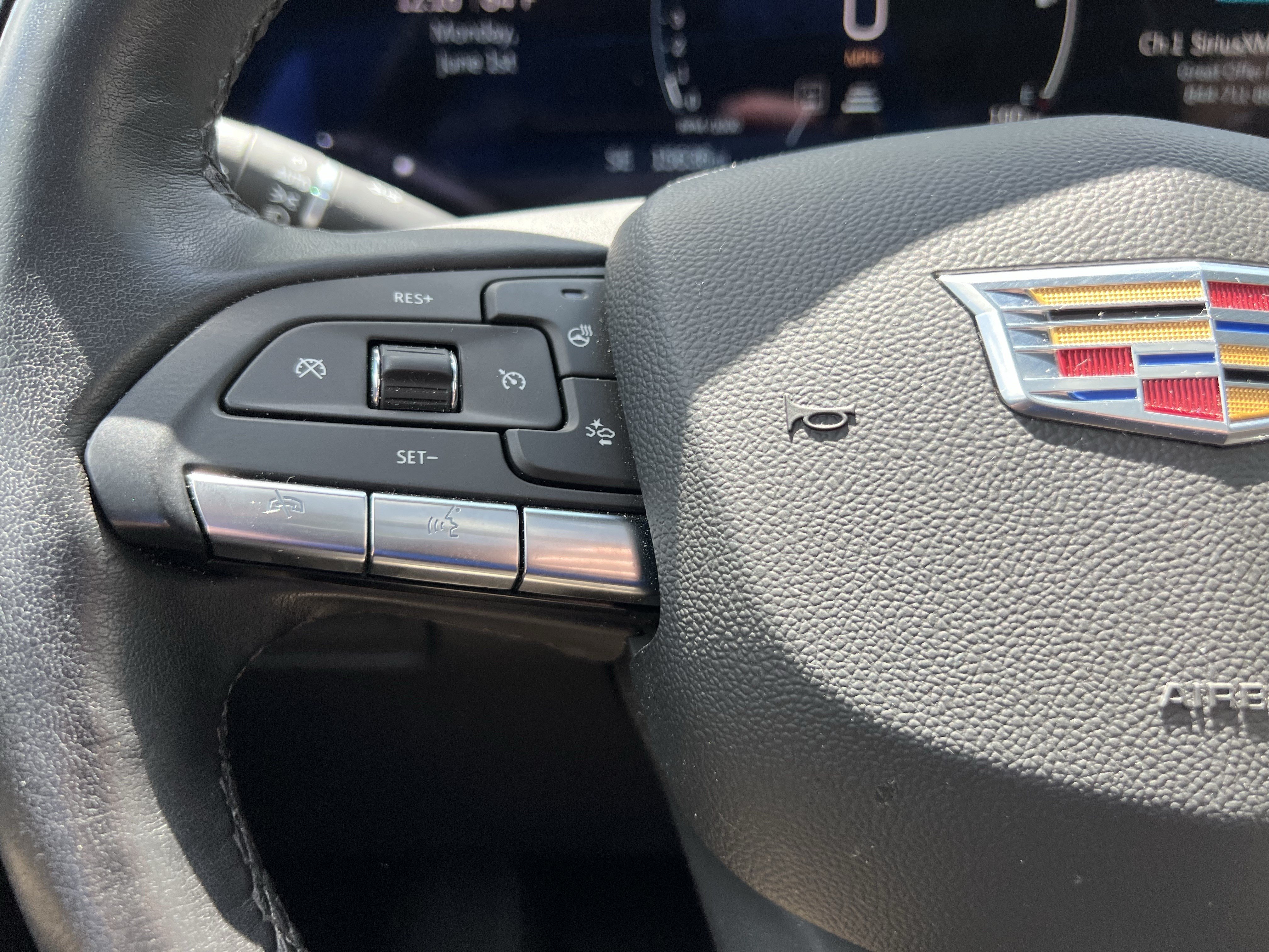 Used 2025 Cadillac XT4 Premium Luxury FWD image 19