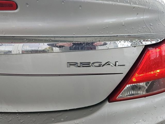 Used 2012 Buick Regal Leather image 5