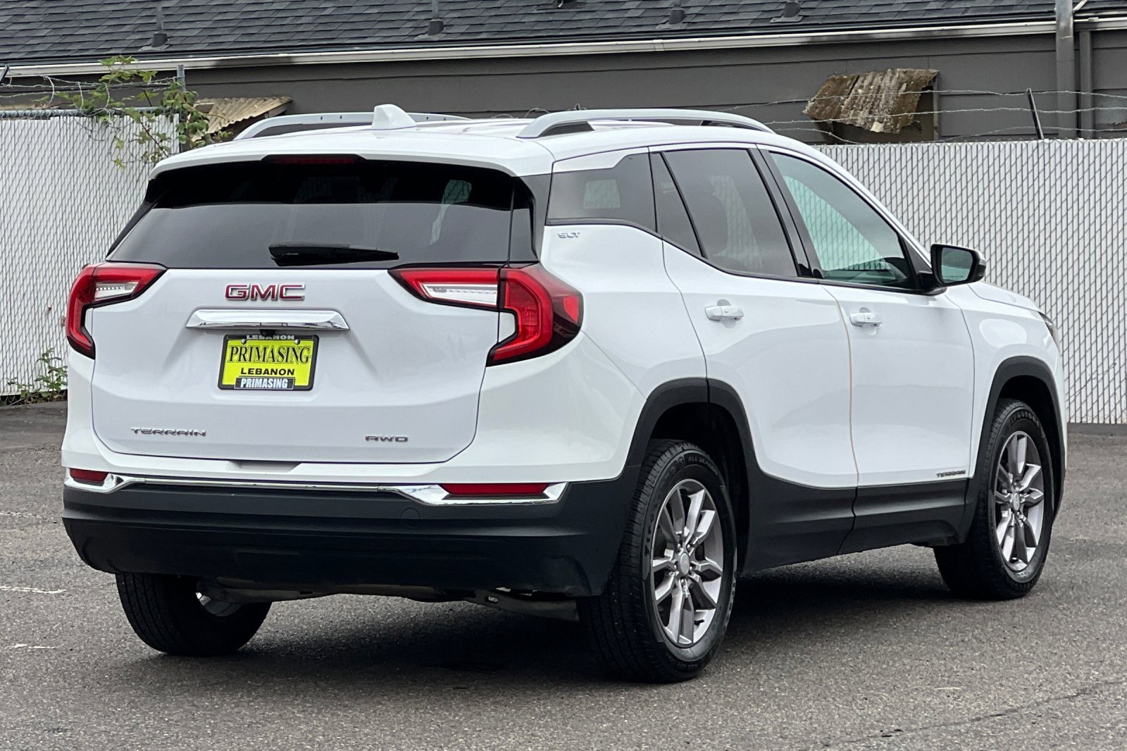 Used 2023 GMC Terrain SLT image 4