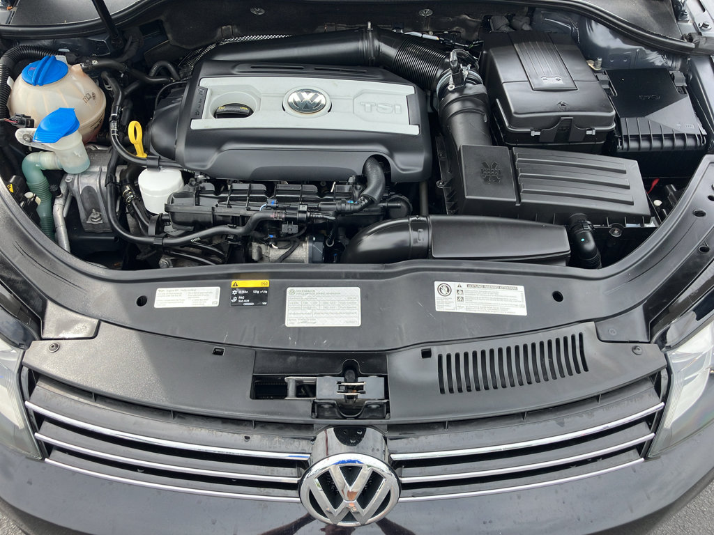 Used 2014 Volkswagen Eos FWD image 38