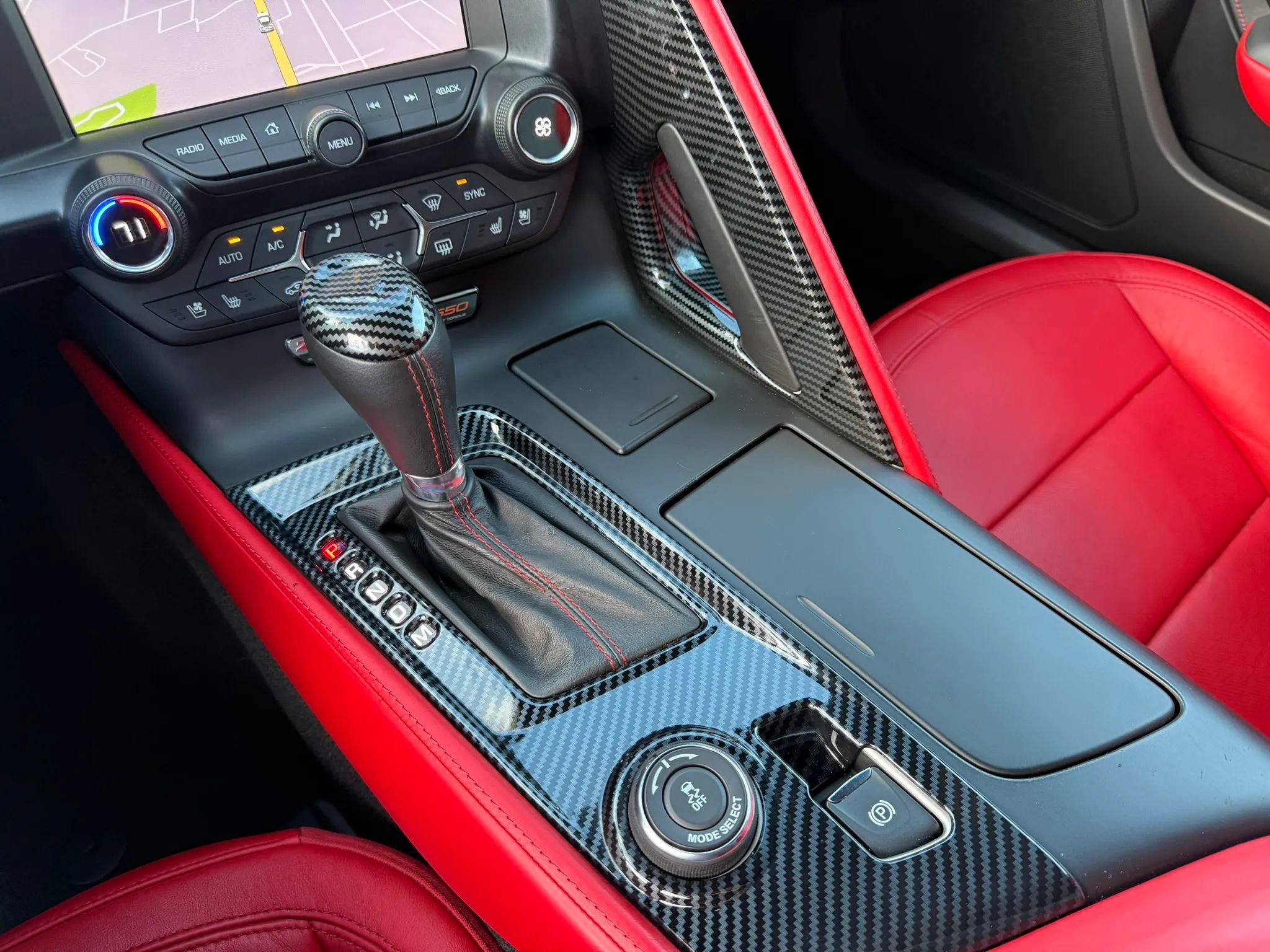 Used 2015 Chevrolet Corvette Z06 w/ 3LZ Preferred Equipment Group RWD image 40