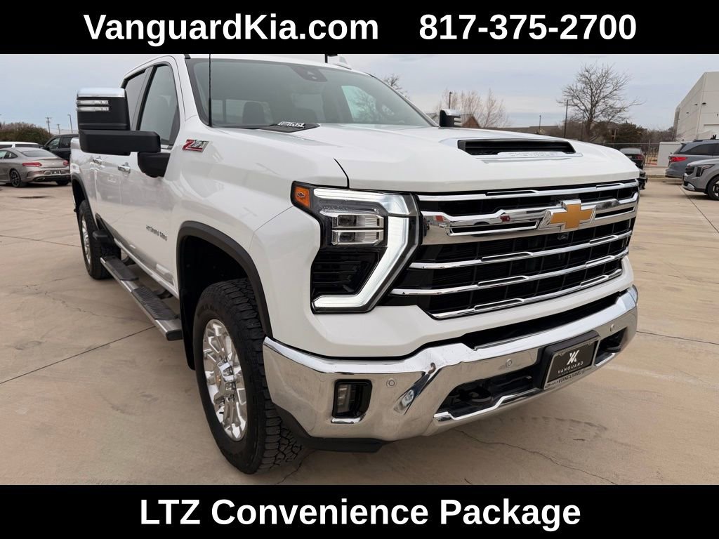Used 2025 Chevrolet Silverado 2500 LTZ w/ LTZ Premium Package image 5