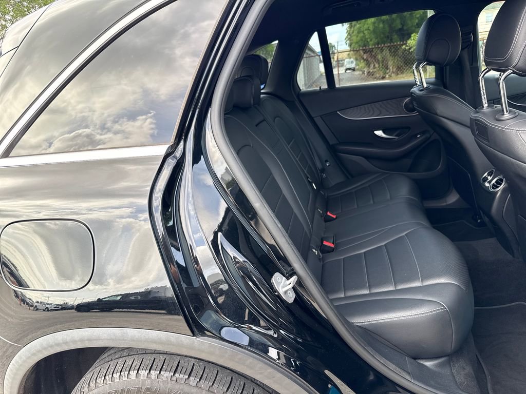 Used 2018 Mercedes-Benz GLC 300 image 24
