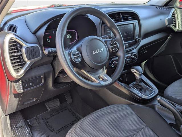 Used 2023 Kia Soul LX w/ LX Technology Package image 10