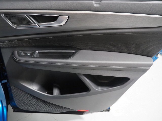 Used 2024 Volkswagen Atlas SE w/ Technology Package image 55