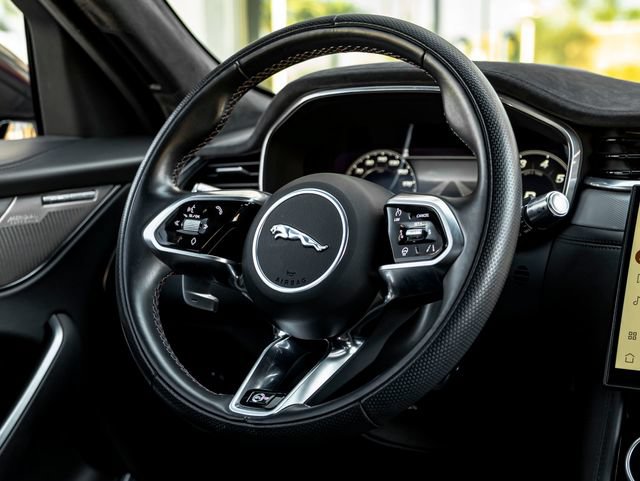 Used 2022 Jaguar F-PACE SVR AWD/4WD image 20